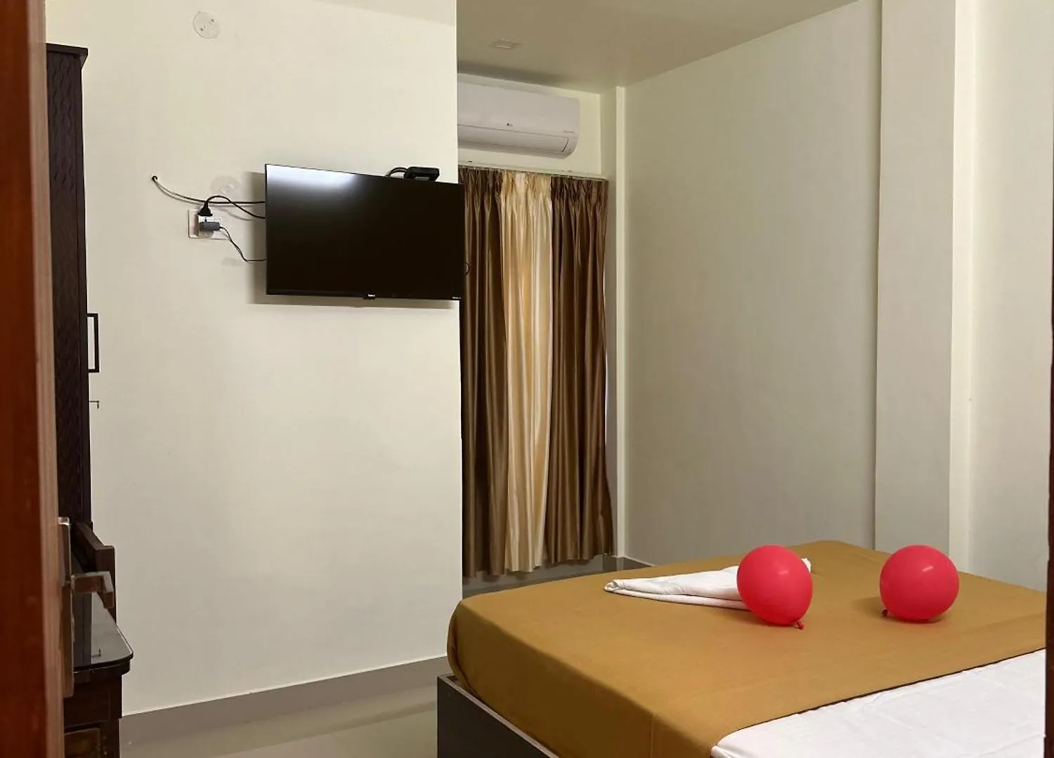 Chilambukadan Residency Hotel Kochi