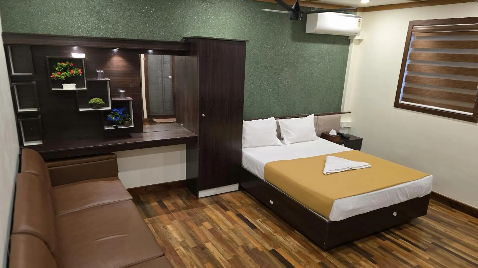 Chilambukadan Residency Hotel Kochi