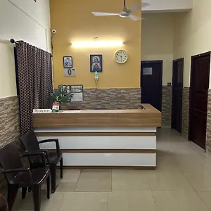 Lodge Mukalel Tourist, Kochi