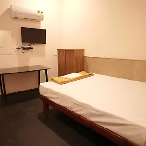 2* Hotel Reach Residency